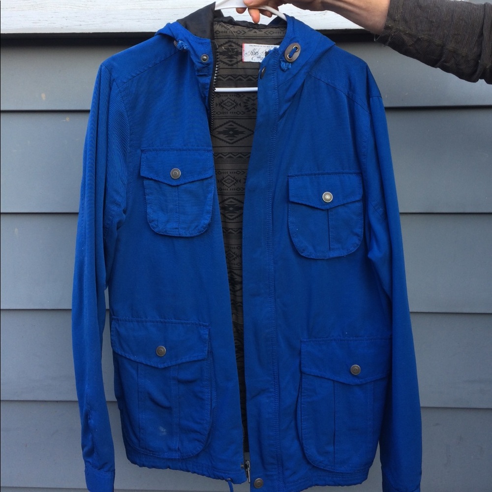 Hooded windbreaker